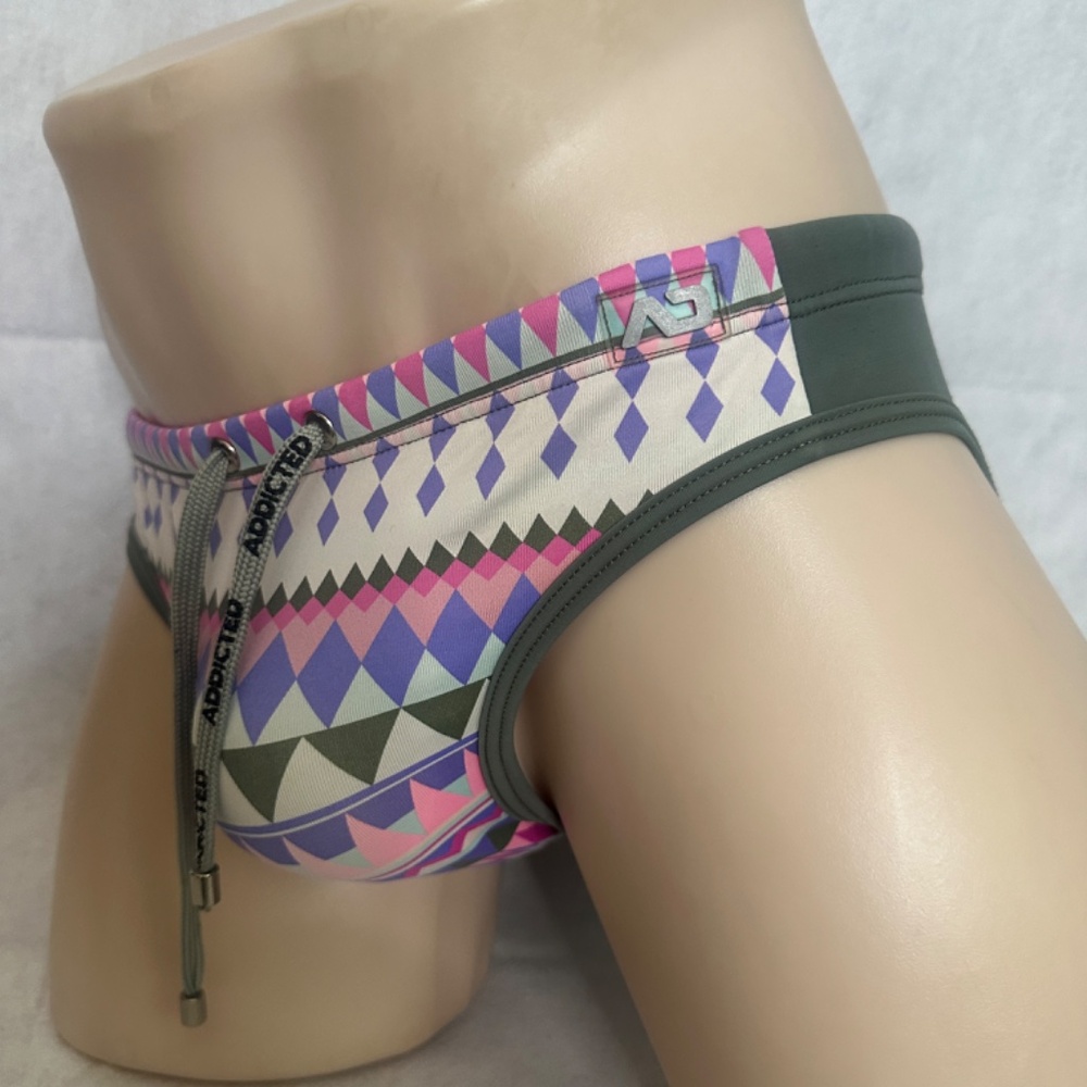 Addicted Pack Up Swimsuit Small 30 Gently worn Nylon/spandex no fabric tag - Picture 2 of 7